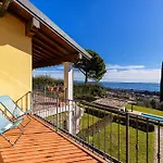 Bellavista By Whale Homes Padenghe sul Garda